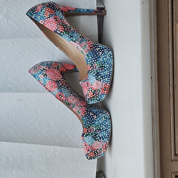 Gianni Bini Pumps - Picture 3 of 10